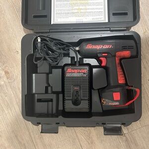 Snap-on Cordless Impact Driver CT3110 3/8” drive 12V with Charger & Battery